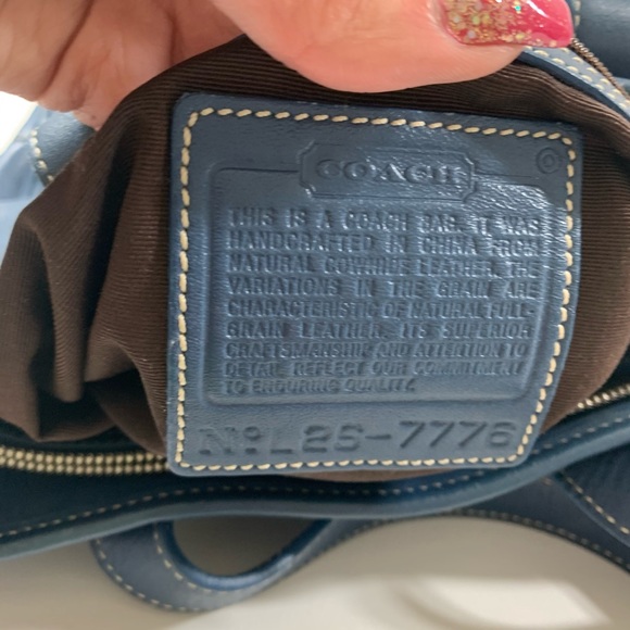 Coach L2S-7776 Hampton Tote Handbag. Navy Leather - Picture 6 of 7